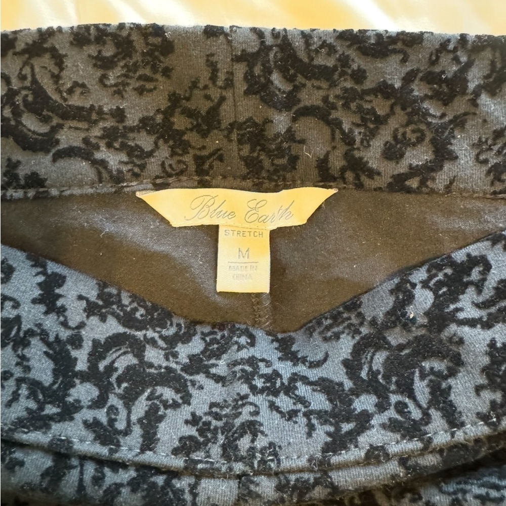 Gray and Black Patterned Leggings
NEVER WORN - Picture 4 of 4
